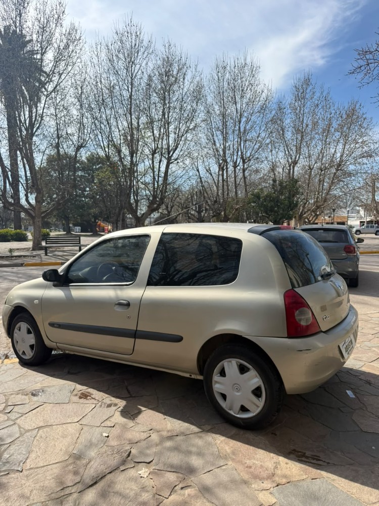 Renault Clio 1.6 — foto 5