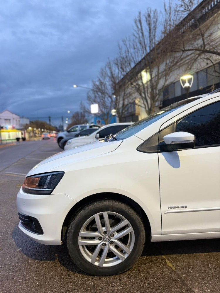 Volkswagen SURAN Highline — foto 5