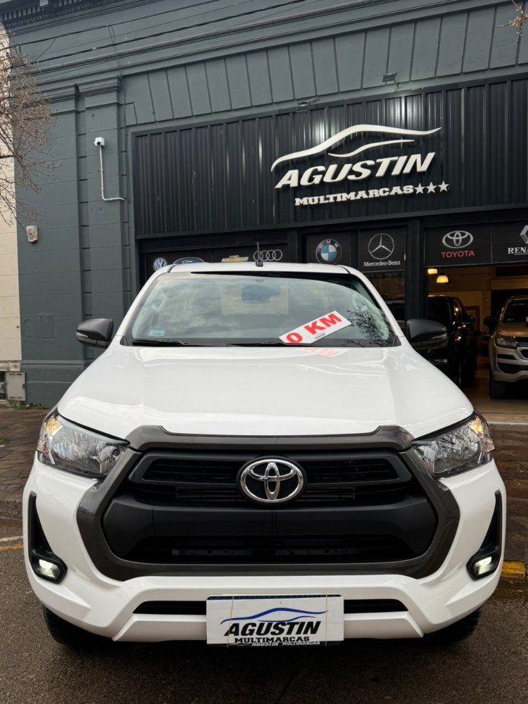 Toyota Hilux SR — foto 2