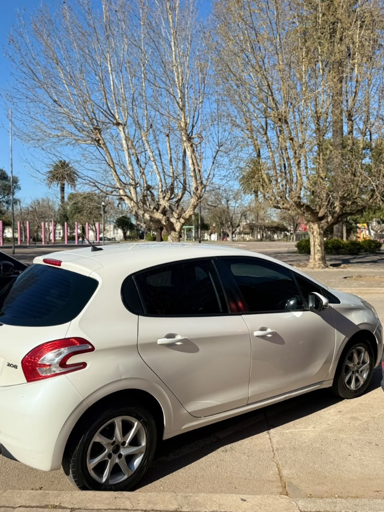 Peugeot 208 Allure — foto 3