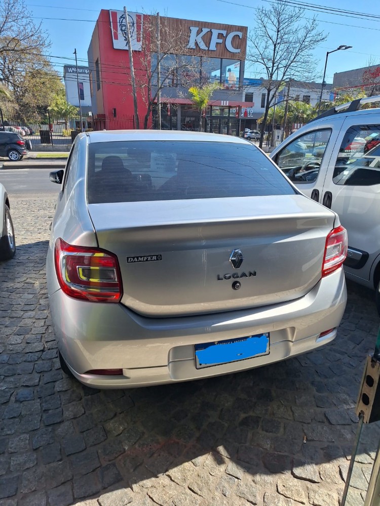 Renault LOGAN 4P 1,6 16V Life C/GNC — foto 9