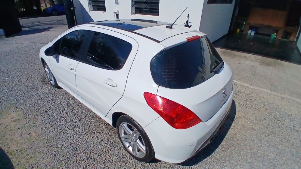 Peugeot 308 5P 2,0 Feline — foto 4