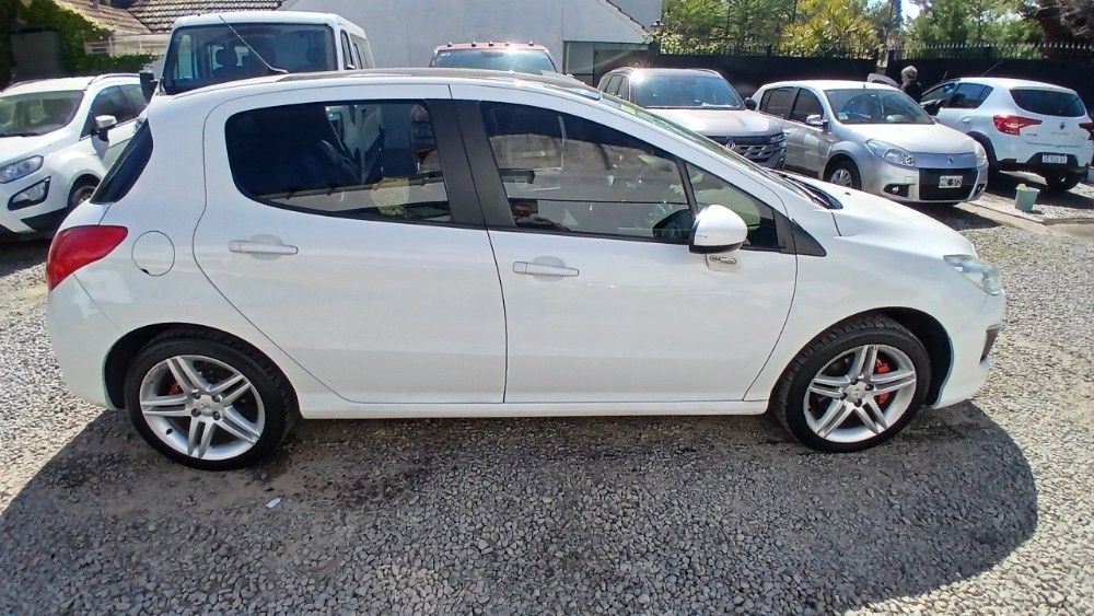 Peugeot 308 5P 2,0 Feline — foto 6
