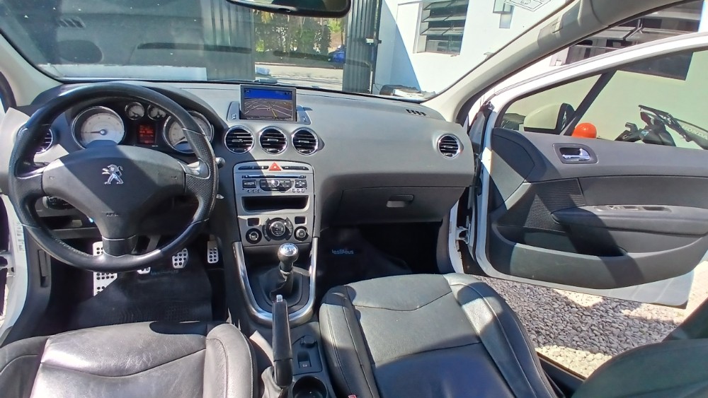 Peugeot 308 5P 2,0 Feline — foto 11