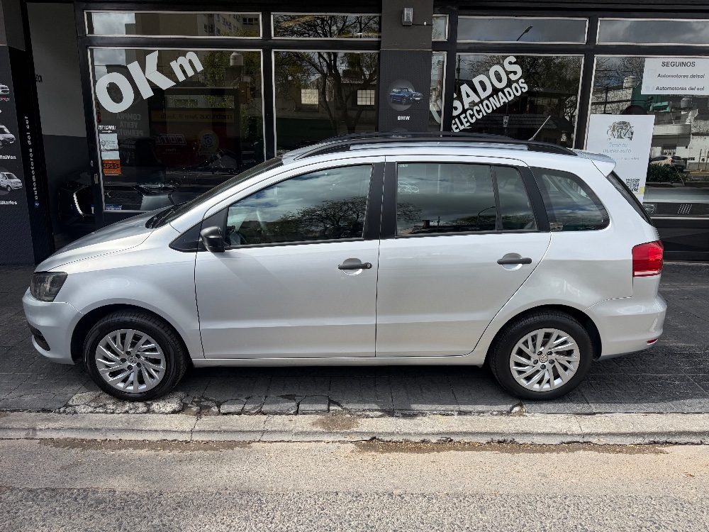 Volkswagen Suran 5P 1,6 Comfortline — foto 8