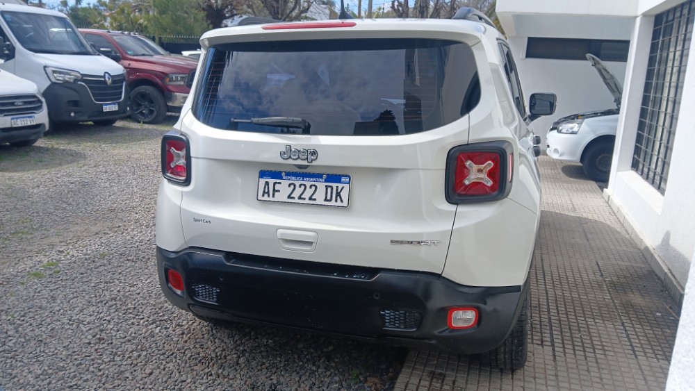 Jeep RENEGADE 5P 1,8 6AT Sport 4X2 — foto 3
