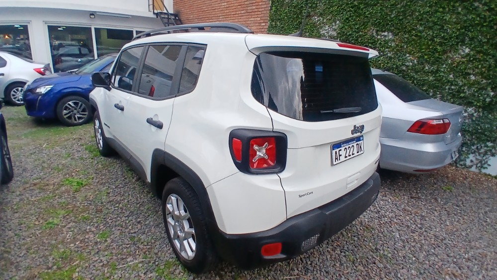 Jeep RENEGADE 5P 1,8 6AT Sport 4X2 — foto 9