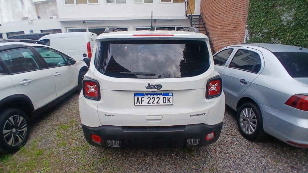 Jeep RENEGADE 5P 1,8 6AT Sport 4X2 — foto 10