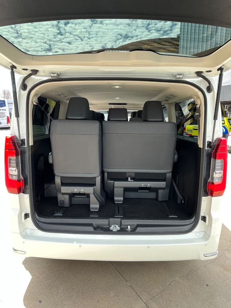 Toyota HIACE WAGON 2.8 TDI 6AT 10A — foto 7