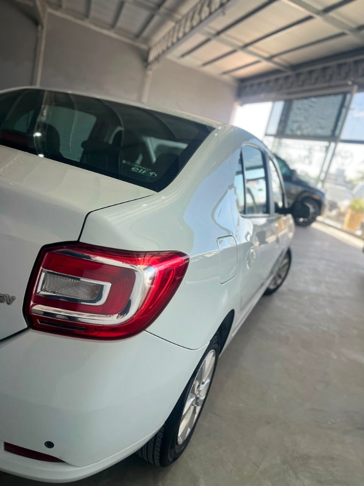 Renault LOGAN PRIVILEGE 1.6 — foto 5