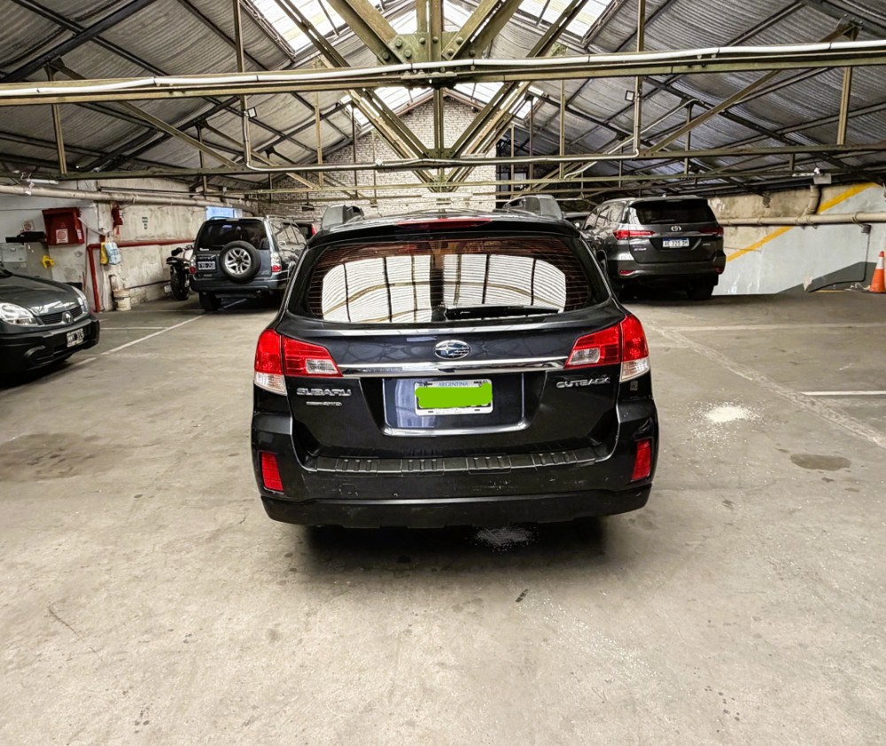 Subaru Outback 3.6R — foto 6
