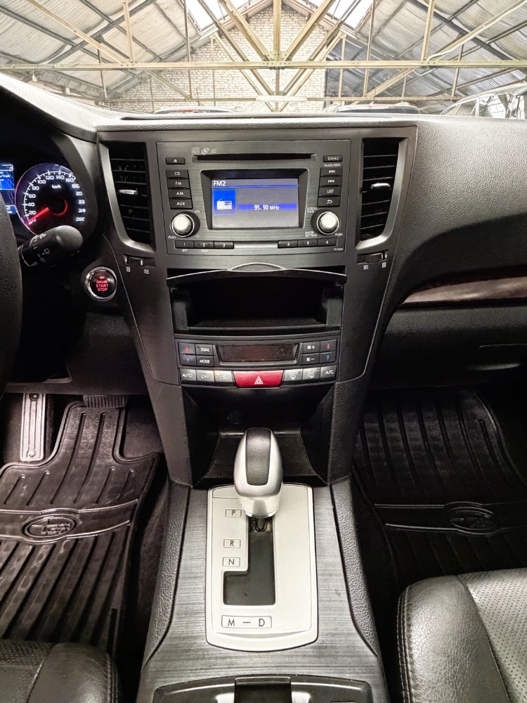 Subaru Outback 3.6R — foto 11