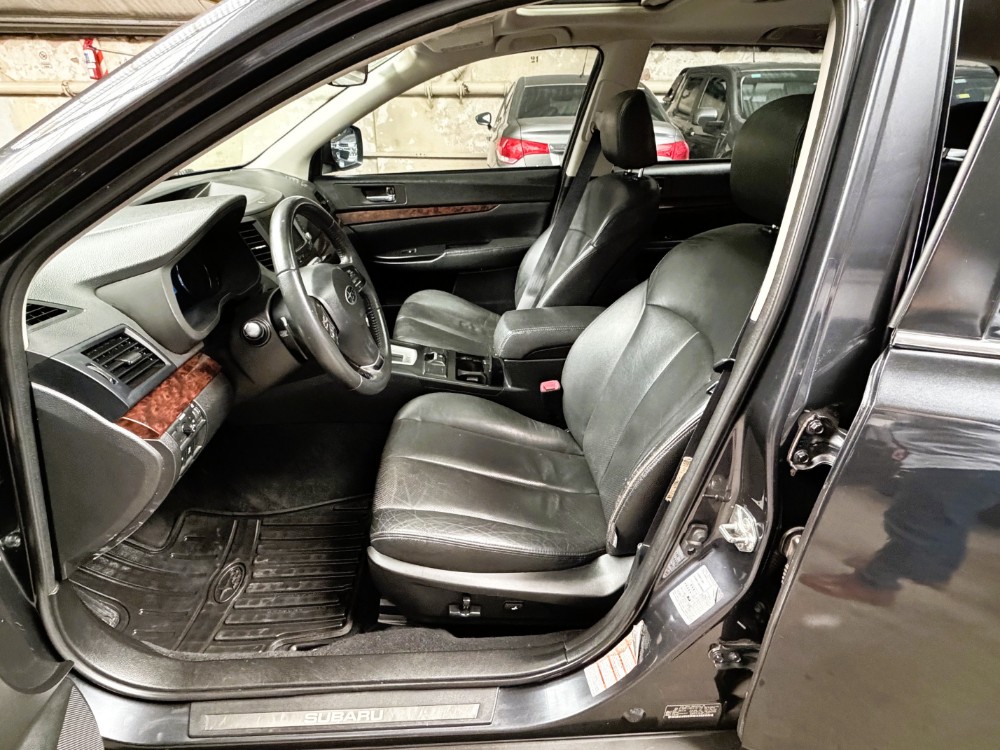 Subaru Outback 3.6R — foto 13