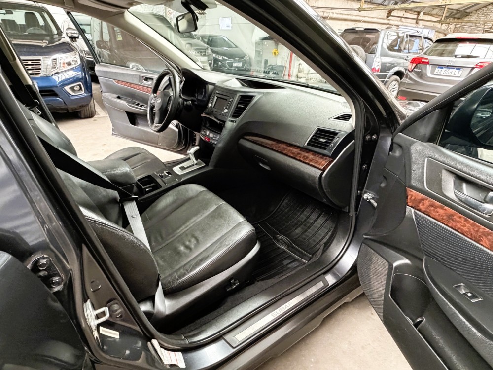 Subaru Outback 3.6R — foto 14
