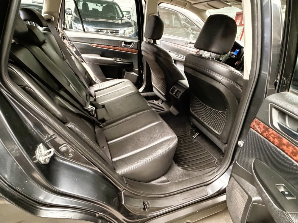 Subaru Outback 3.6R — foto 15