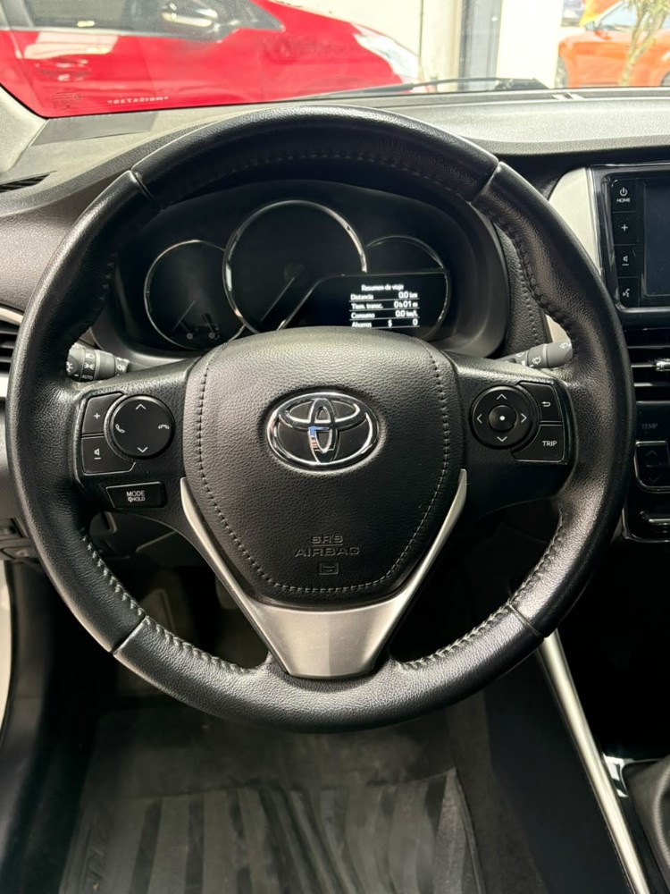 Toyota Yaris 1.5  Xls Mt — foto 10