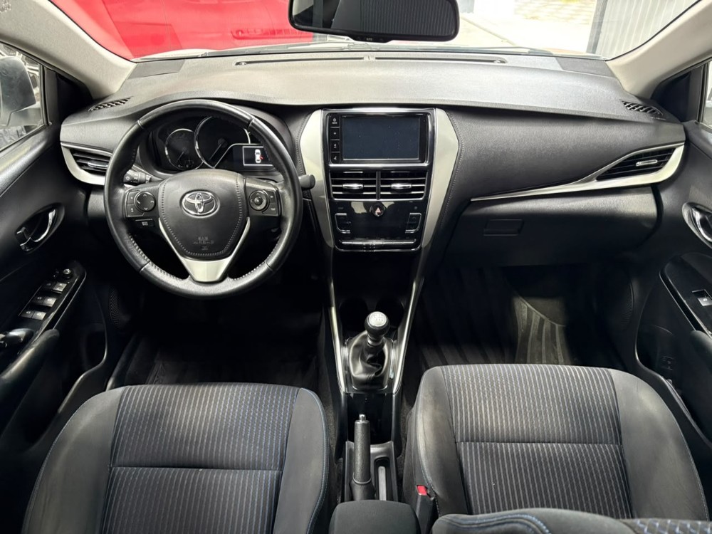 Toyota Yaris 1.5  Xls Mt — foto 13