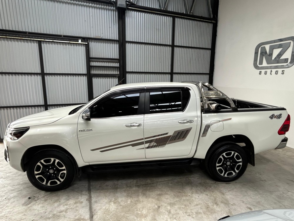 Toyota Hilux 2.8 Srx At Tdi dc 4x4 — foto 5