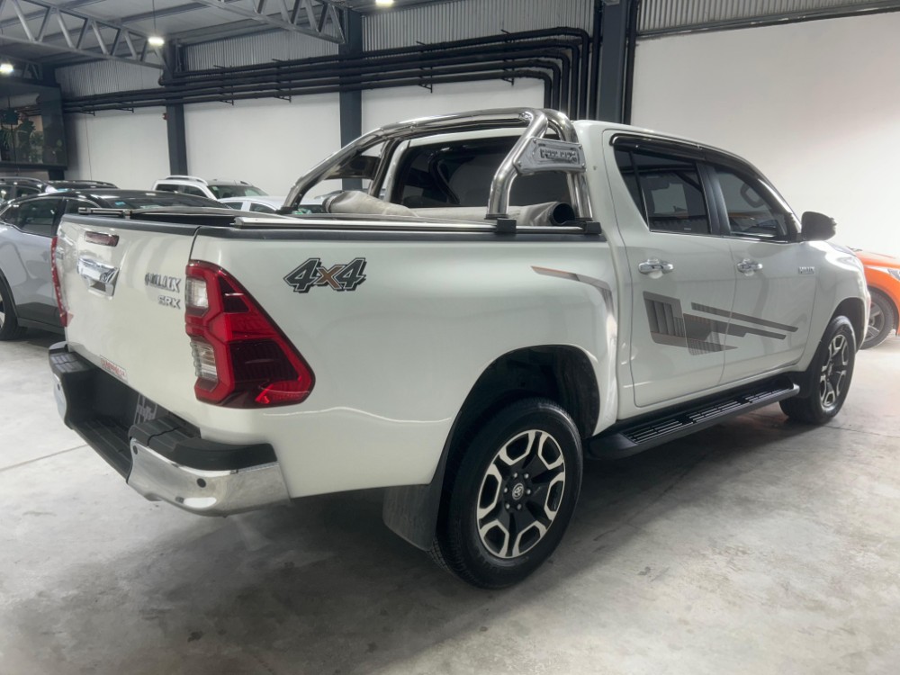 Toyota Hilux 2.8 Srx At Tdi dc 4x4 — foto 7