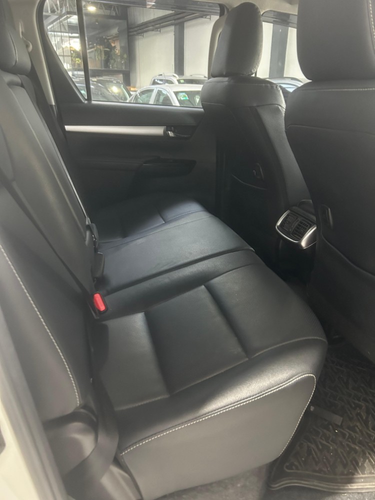 Toyota Hilux 2.8 Srx At Tdi dc 4x4 — foto 14