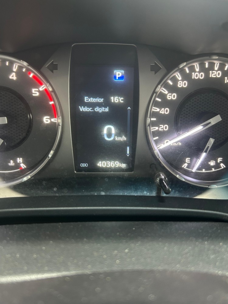 Toyota Hilux 2.8 Srx At Tdi dc 4x4 — foto 16