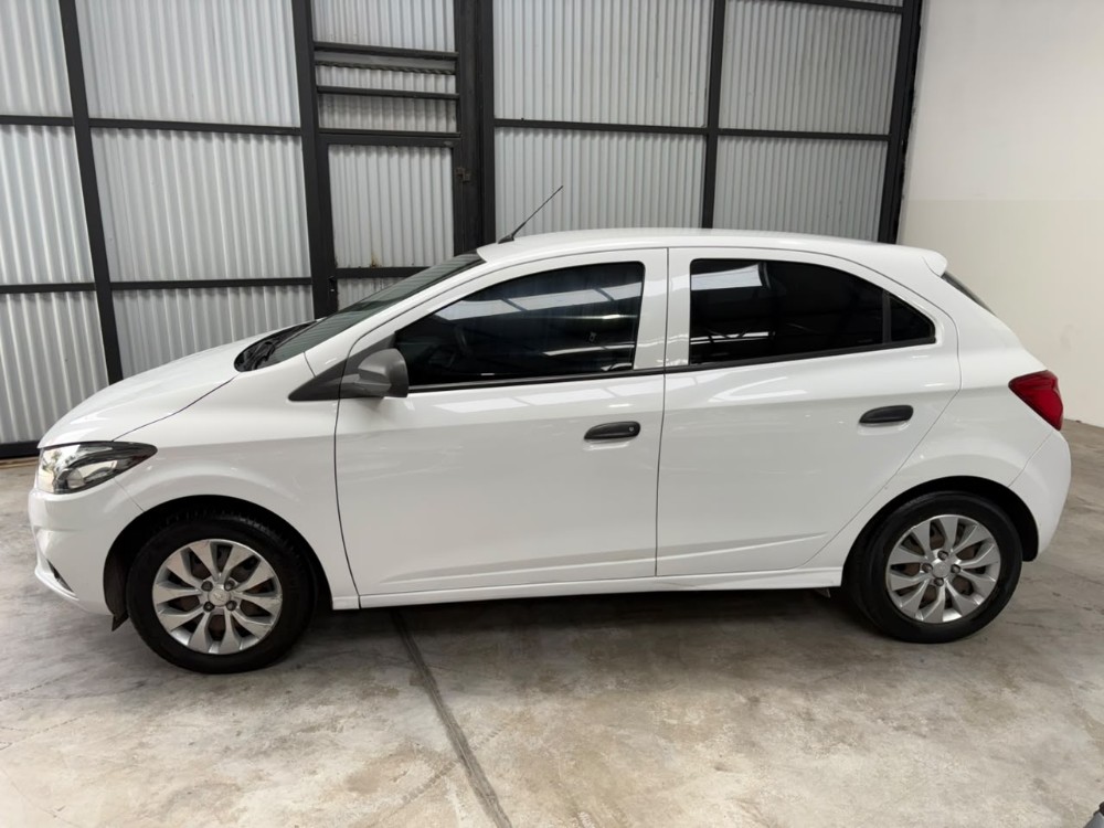 Chevrolet Onix 5P 1,4 Lt — foto 3