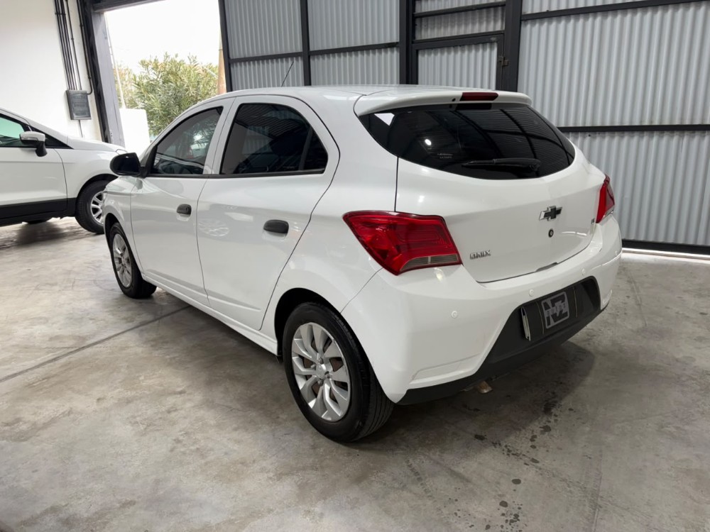 Chevrolet Onix 5P 1,4 Lt — foto 4