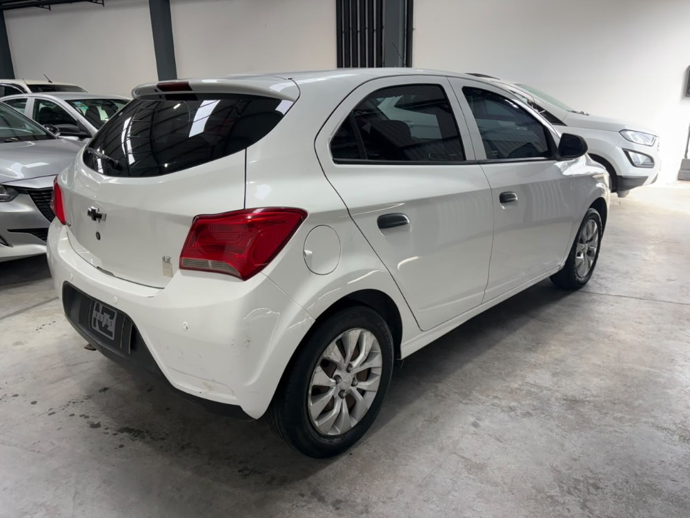 Chevrolet Onix 5P 1,4 Lt — foto 6