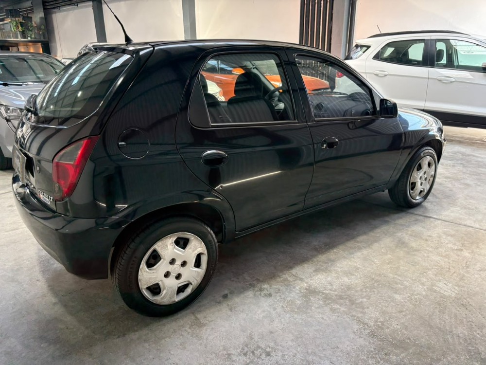 Chevrolet Celta 1.4 LT — foto 11