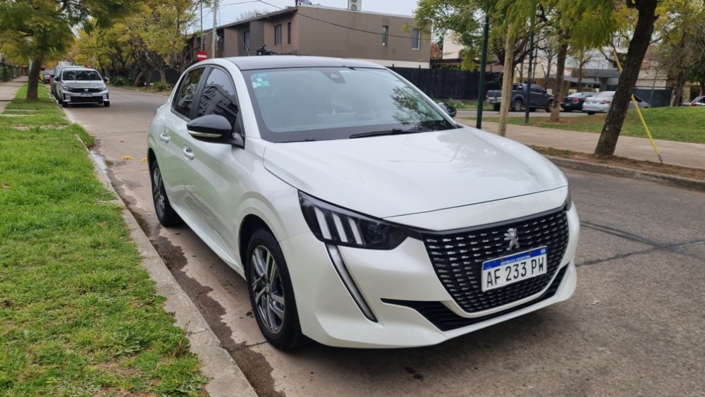 Peugeot 208 Allure — foto 2