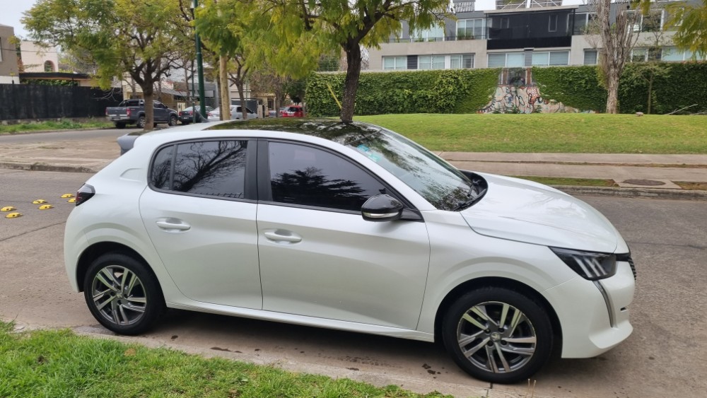Peugeot 208 Allure — foto 3