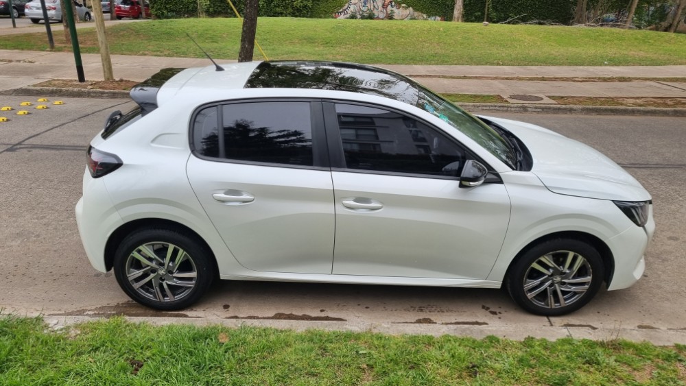 Peugeot 208 Allure — foto 8