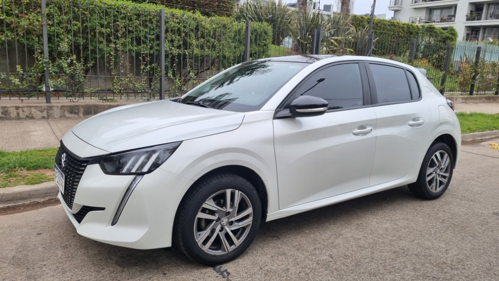 Peugeot 208 Allure — foto 9