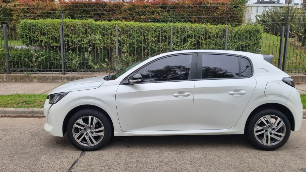 Peugeot 208 Allure — foto 10