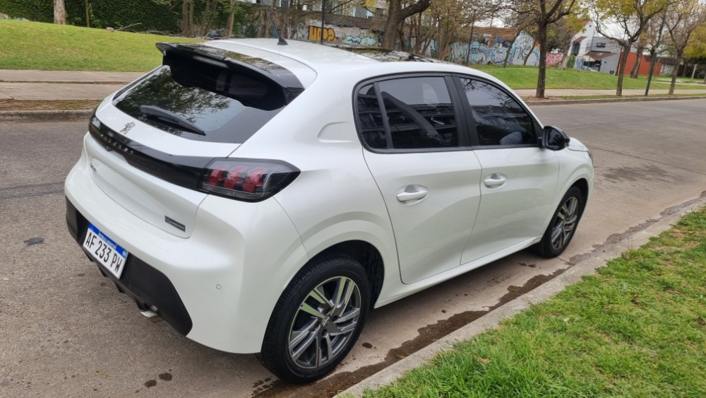 Peugeot 208 Allure — foto 13
