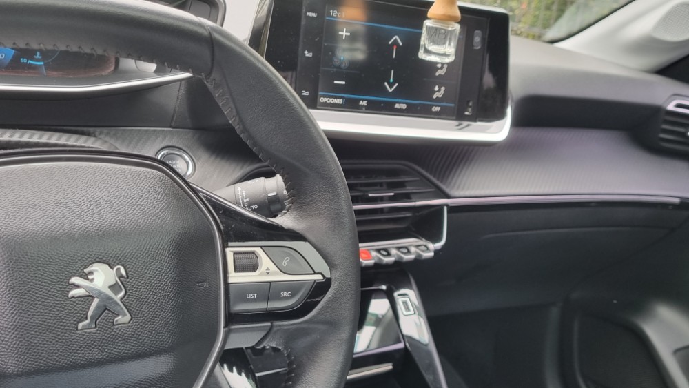 Peugeot 208 Allure — foto 15