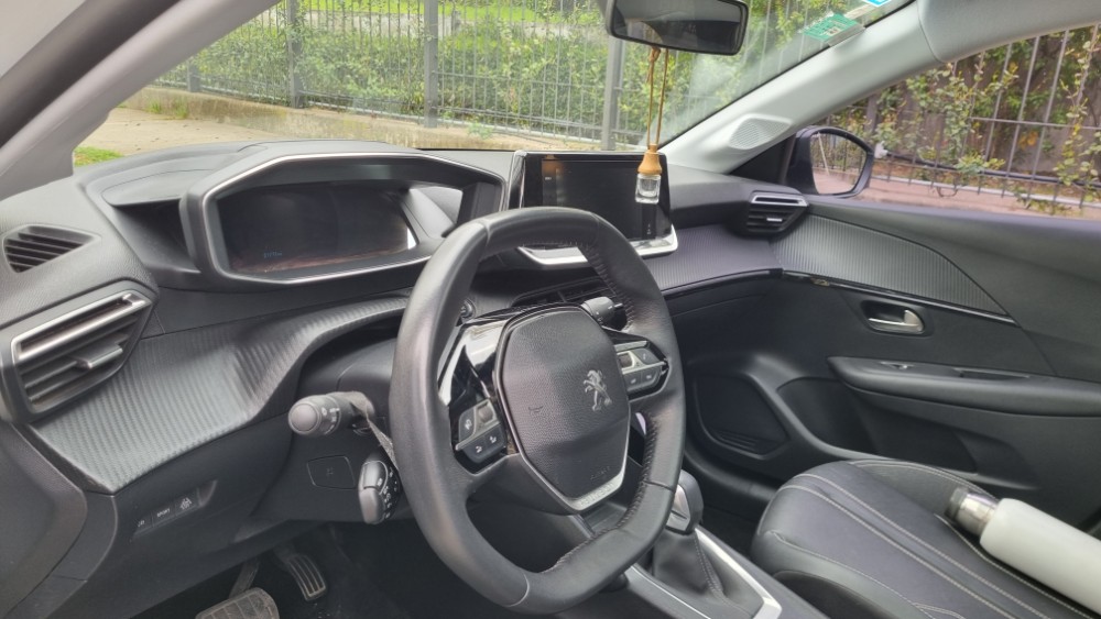 Peugeot 208 Allure — foto 19