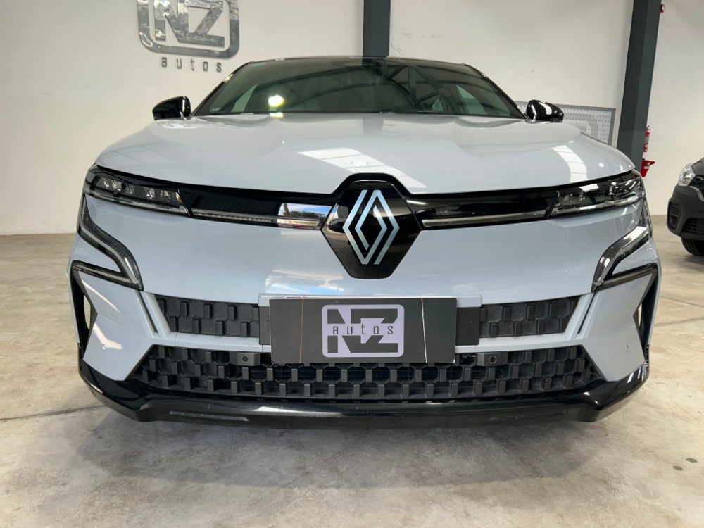 Renault Megane E-Tech Iconic — foto 2