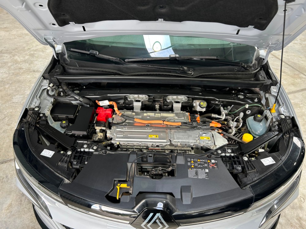 Renault Megane E-Tech Iconic — foto 14