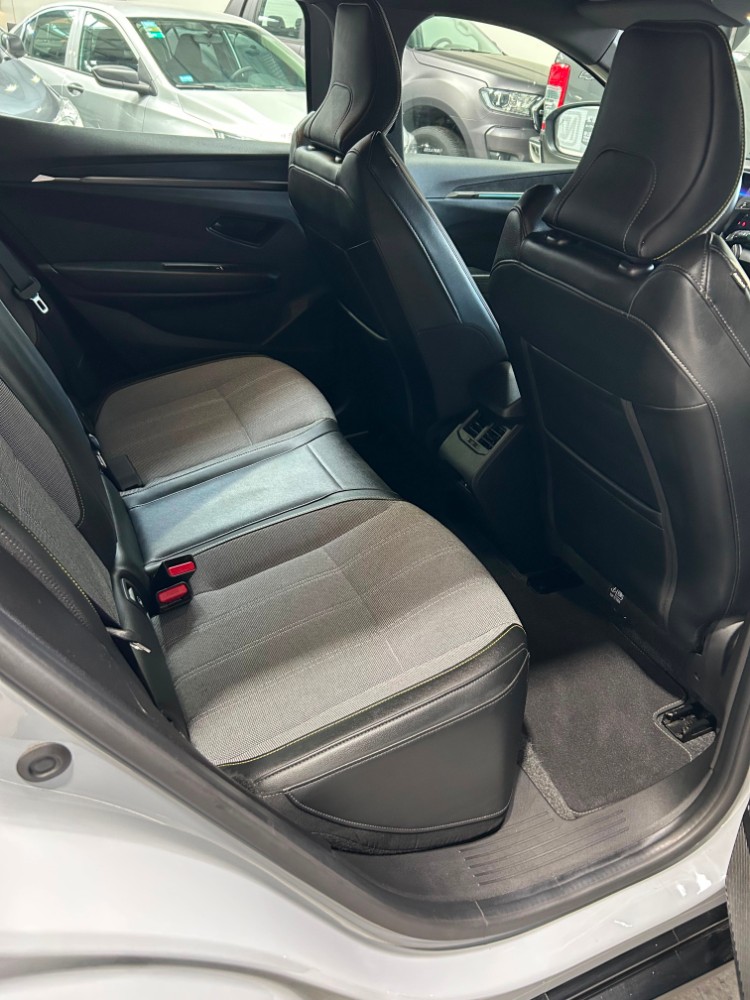 Renault Megane E-Tech Iconic — foto 17