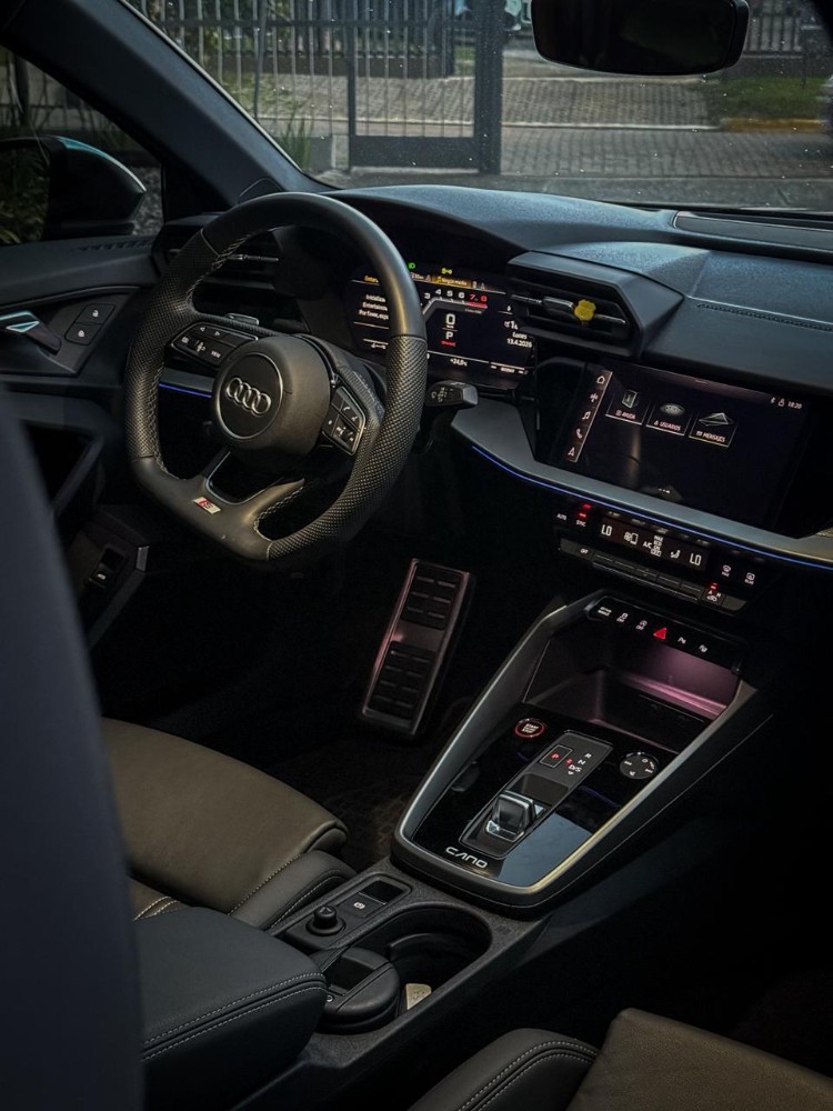 Audi S3 TFSI QUATTRO 300V — foto 3