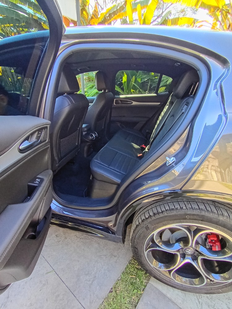 Alfa Romeo Stelvio 5P 2,0 T AT AWD 280CV Veloce — foto 8