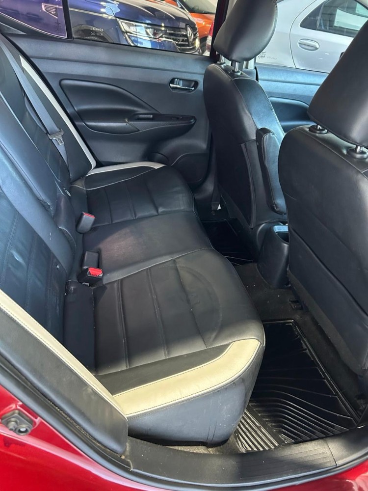 Nissan Versa 1.6 Exclusive At — foto 13