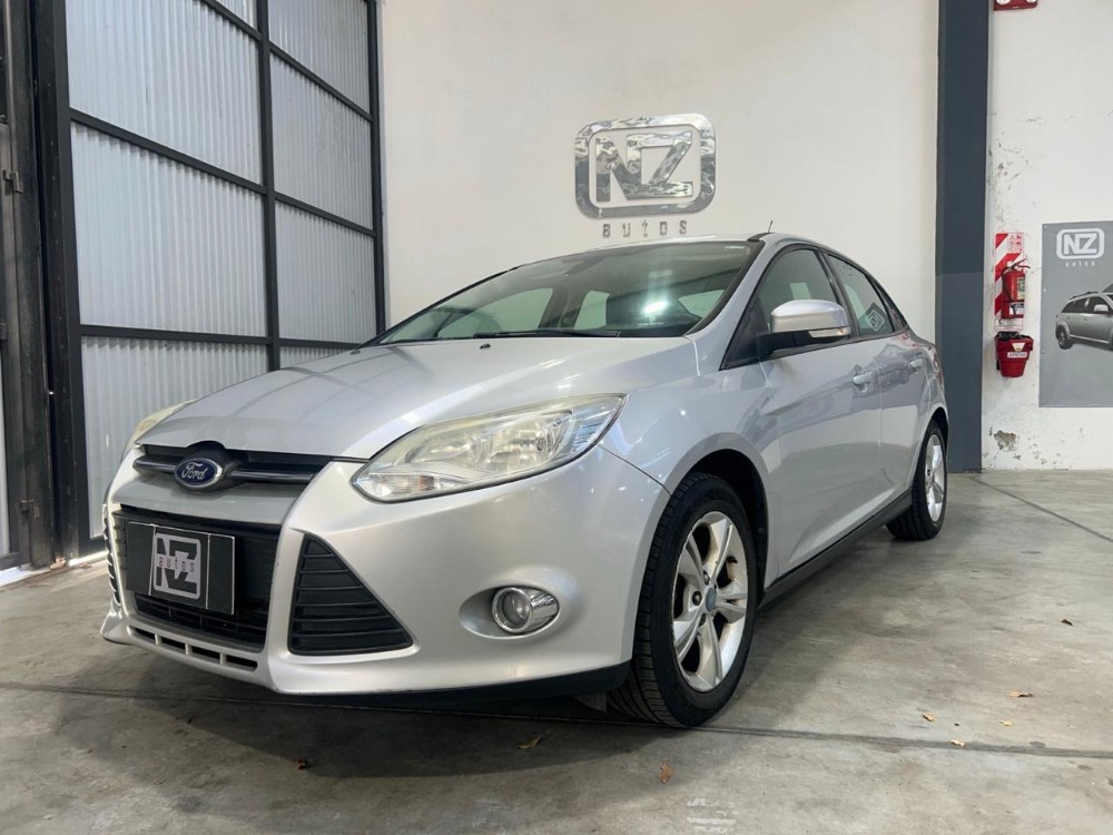 Ford Focus 2.0 SE Plus Mt — foto 2