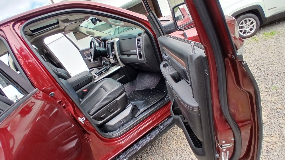 Ram 1500 PICK - UP D/C 5,7 V8 Hemi Laramie 4X4 Atx — foto 4