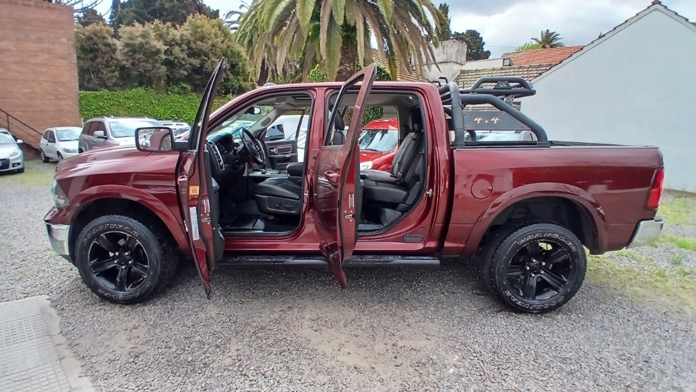 Ram 1500 PICK - UP D/C 5,7 V8 Hemi Laramie 4X4 Atx — foto 7