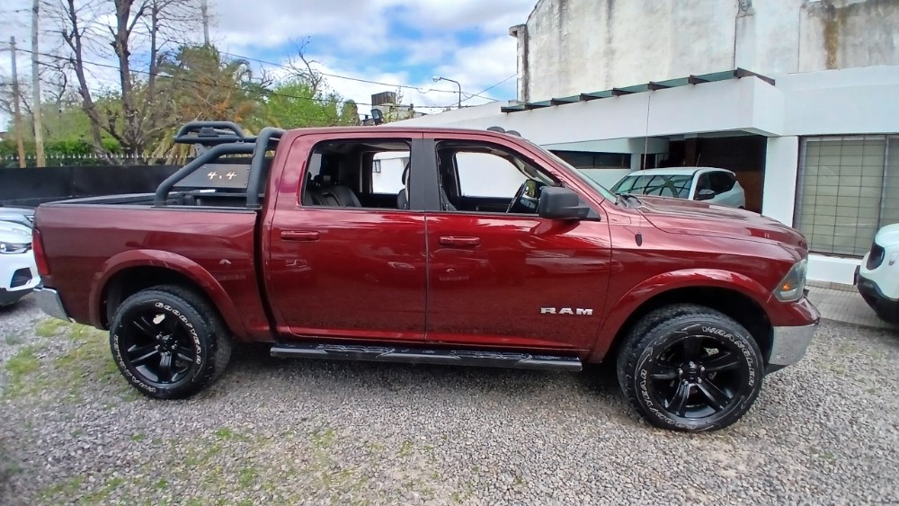 Ram 1500 PICK - UP D/C 5,7 V8 Hemi Laramie 4X4 Atx — foto 16