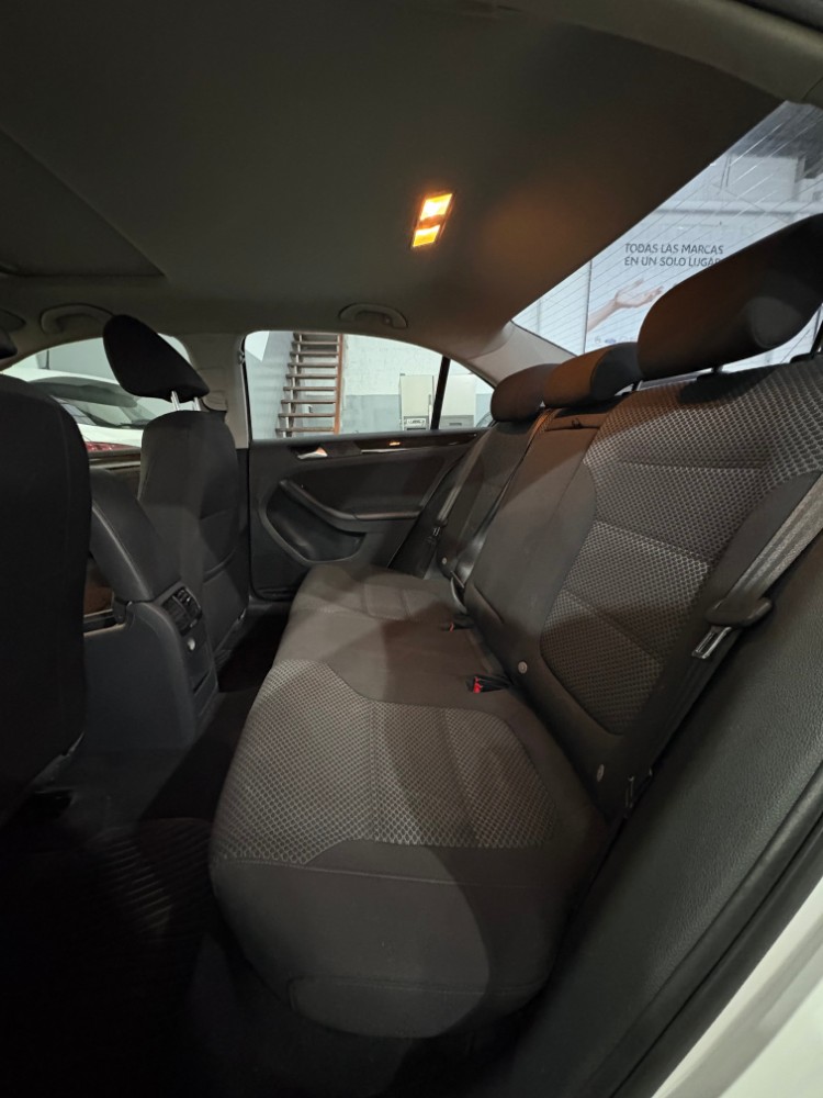 Volkswagen VENTO 4P 2,5 FSI Advance Plus Tipt — foto 6