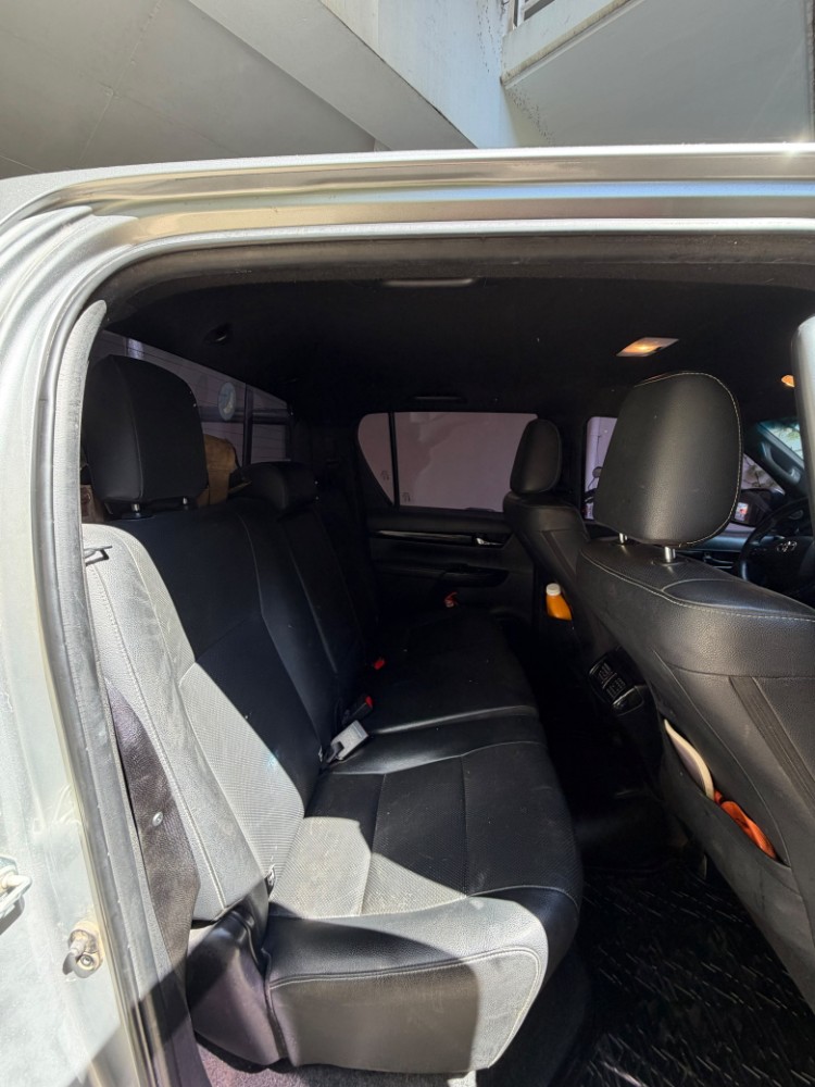 Toyota Hilux SRX 4x4 D/c 2.8 TDI 6 M/T manual — foto 7