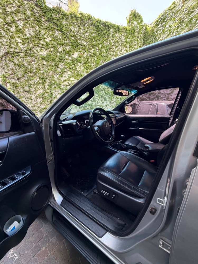 Toyota Hilux SRX 4x4 D/c 2.8 TDI 6 M/T manual — foto 8
